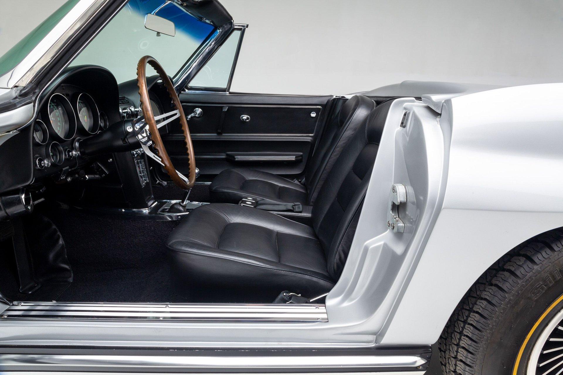1965 Chevrolet Corvette 37