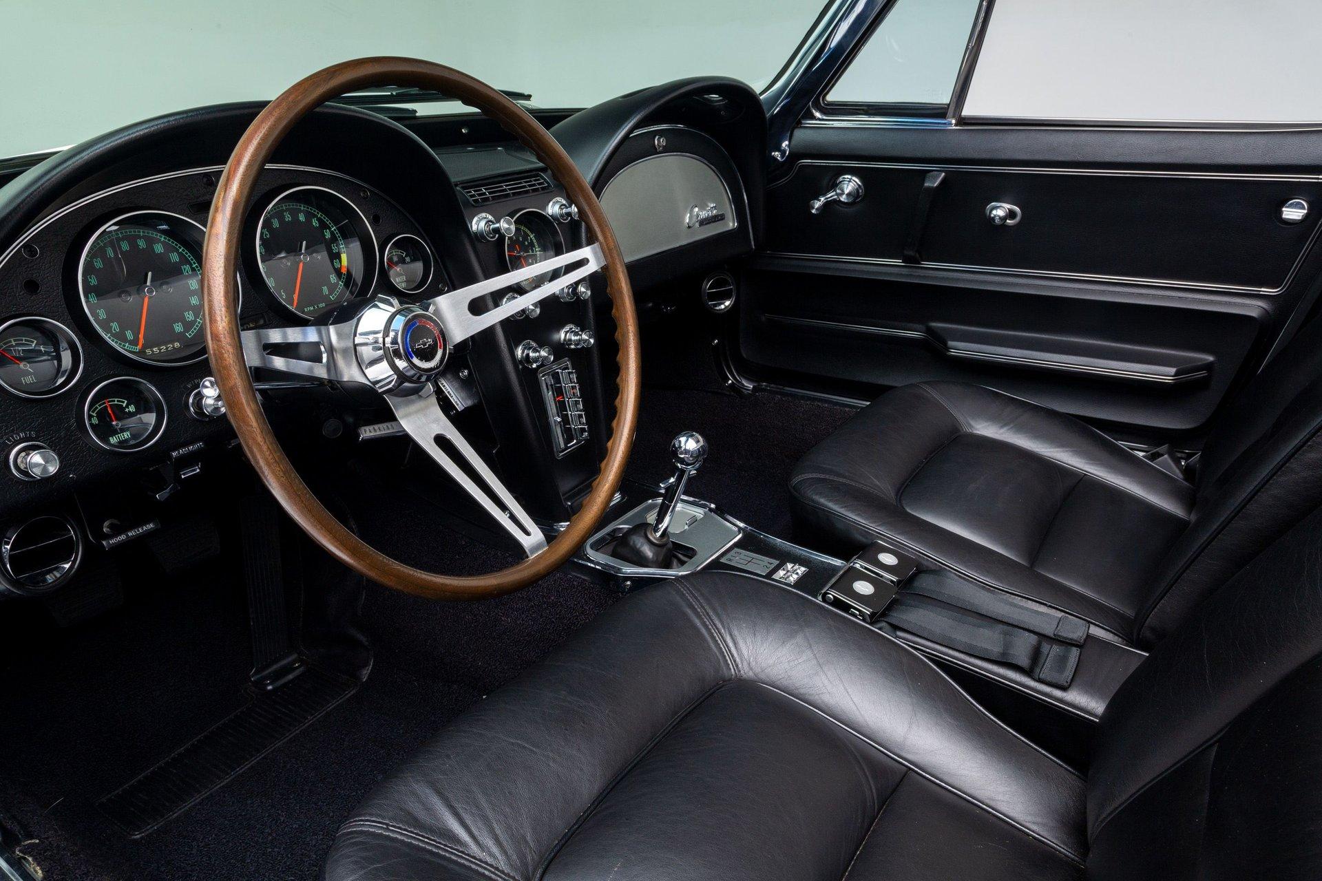 1965 Chevrolet Corvette 38