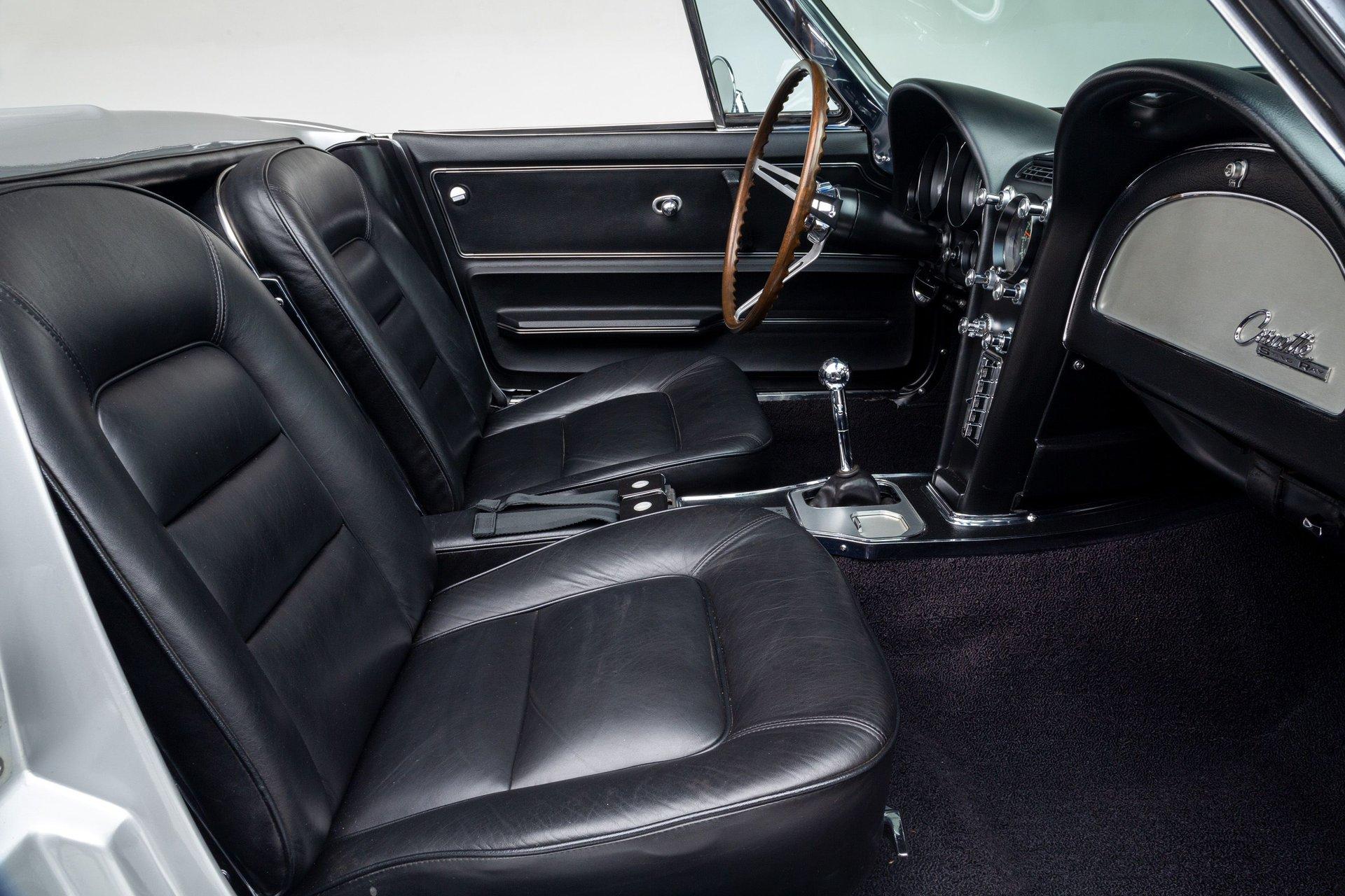 1965 Chevrolet Corvette 42