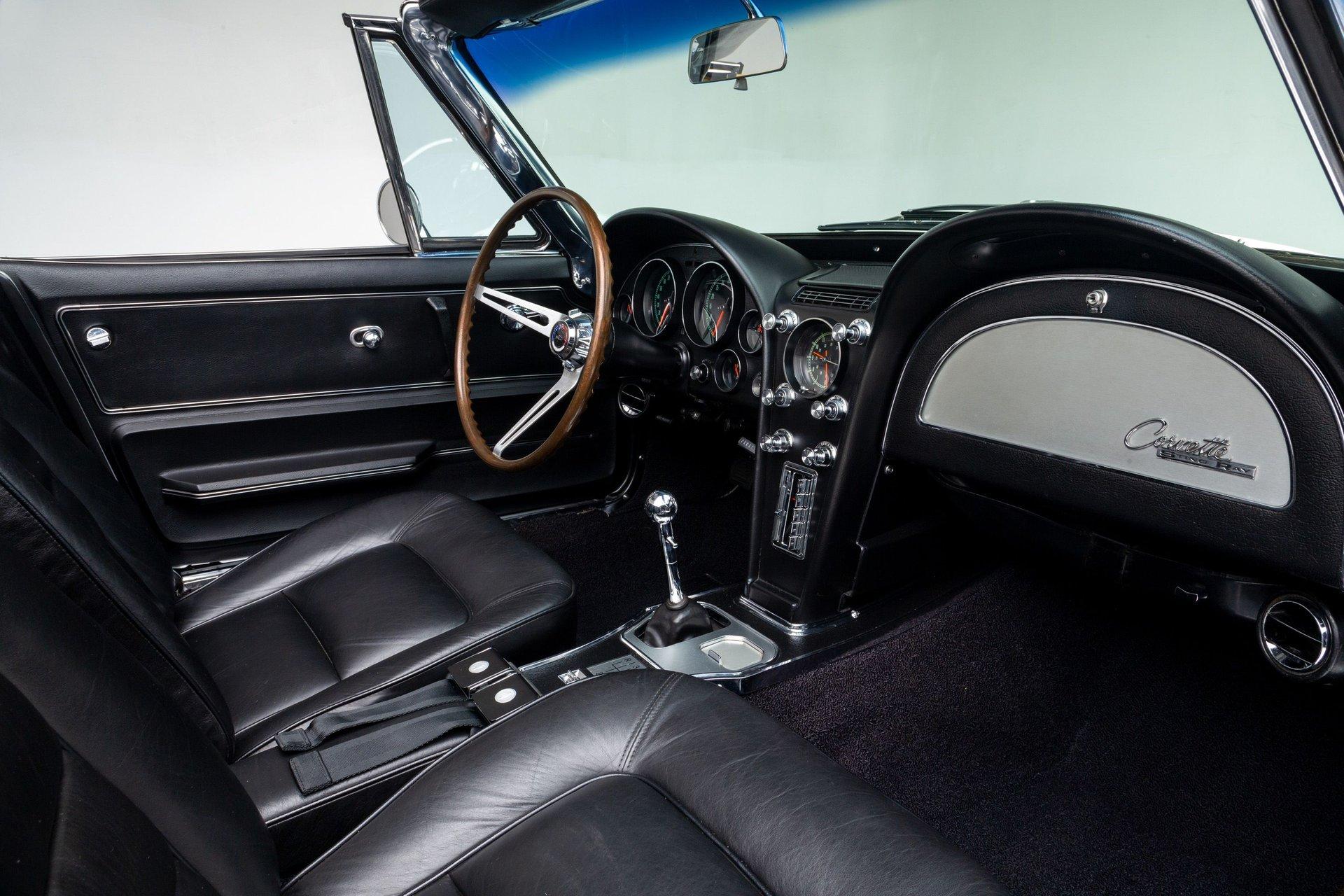 1965 Chevrolet Corvette 43