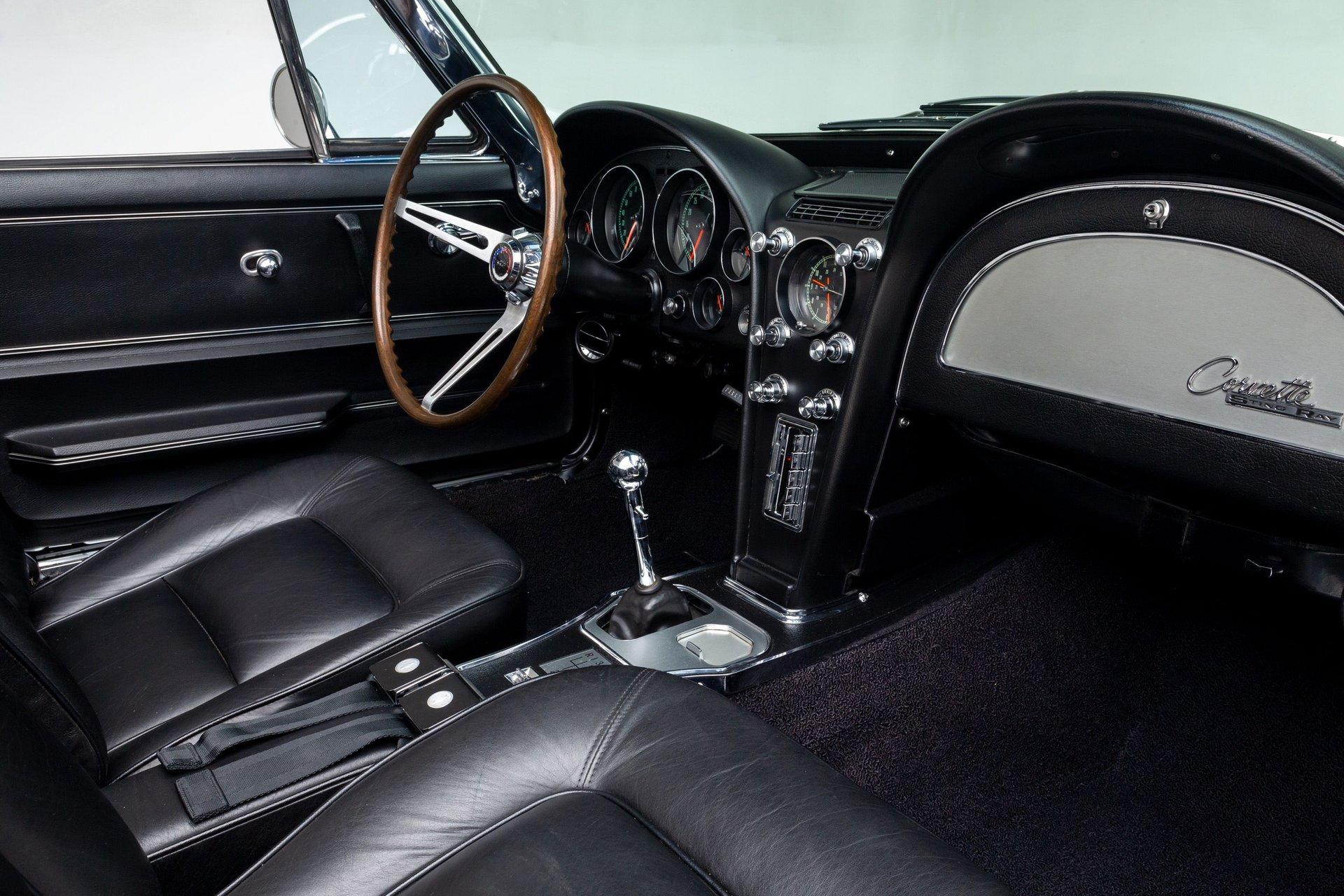 1965 Chevrolet Corvette 44