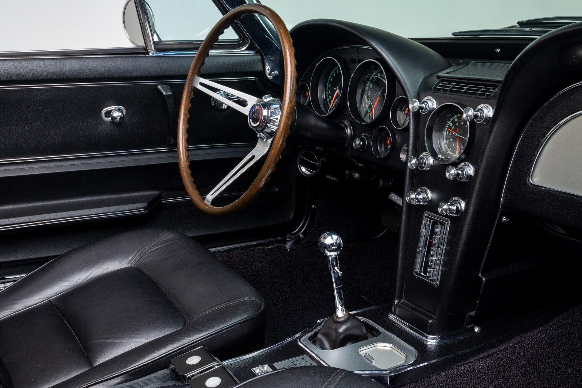 1965 Chevrolet Corvette 46