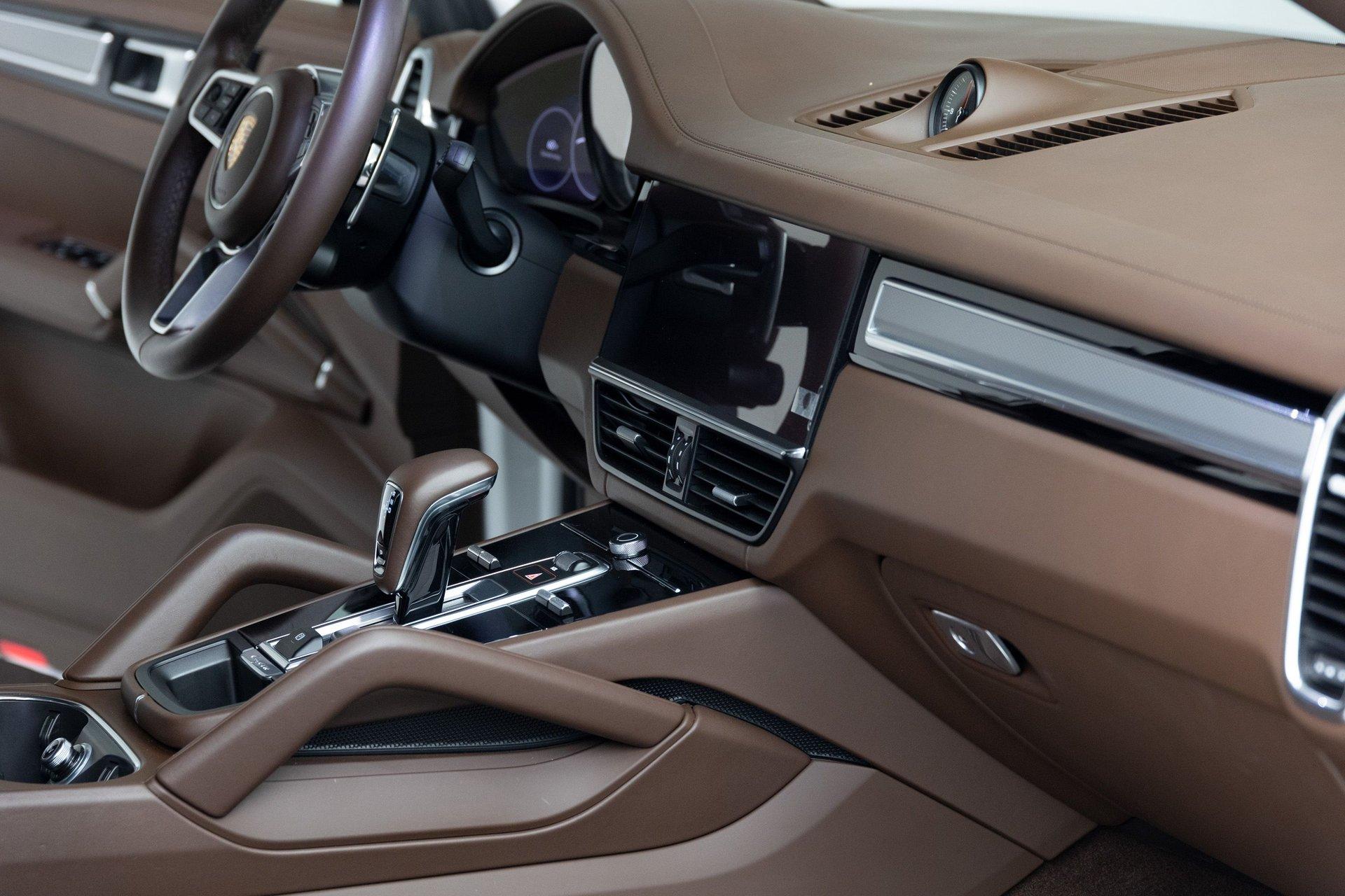 2022 Porsche Cayenne 26
