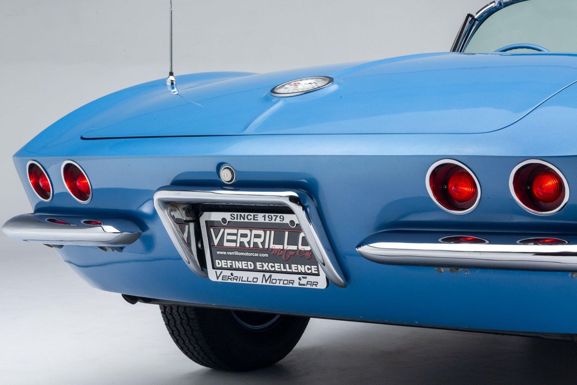 1961 Chevrolet Corvette 26
