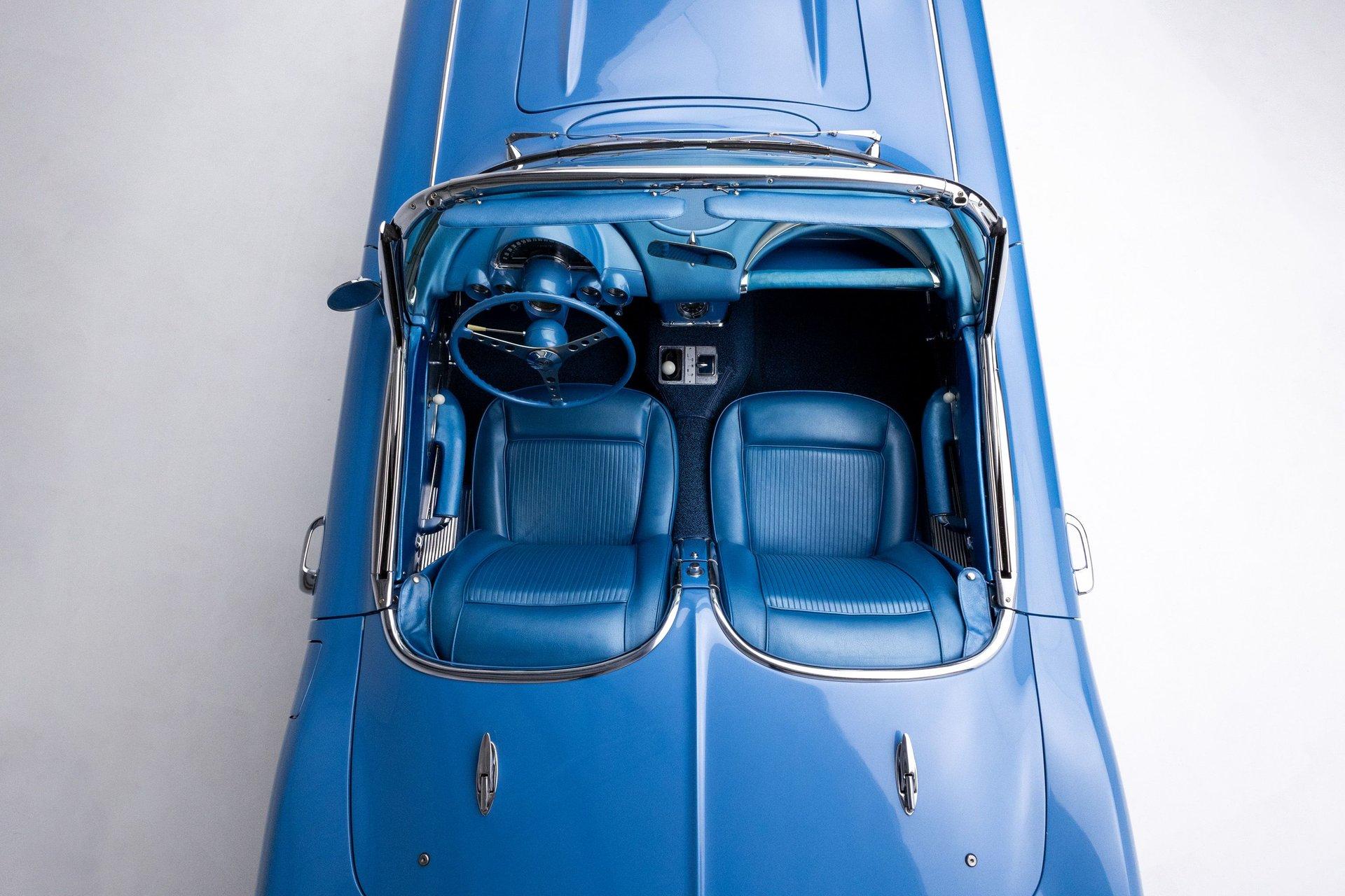 1961 Chevrolet Corvette 33