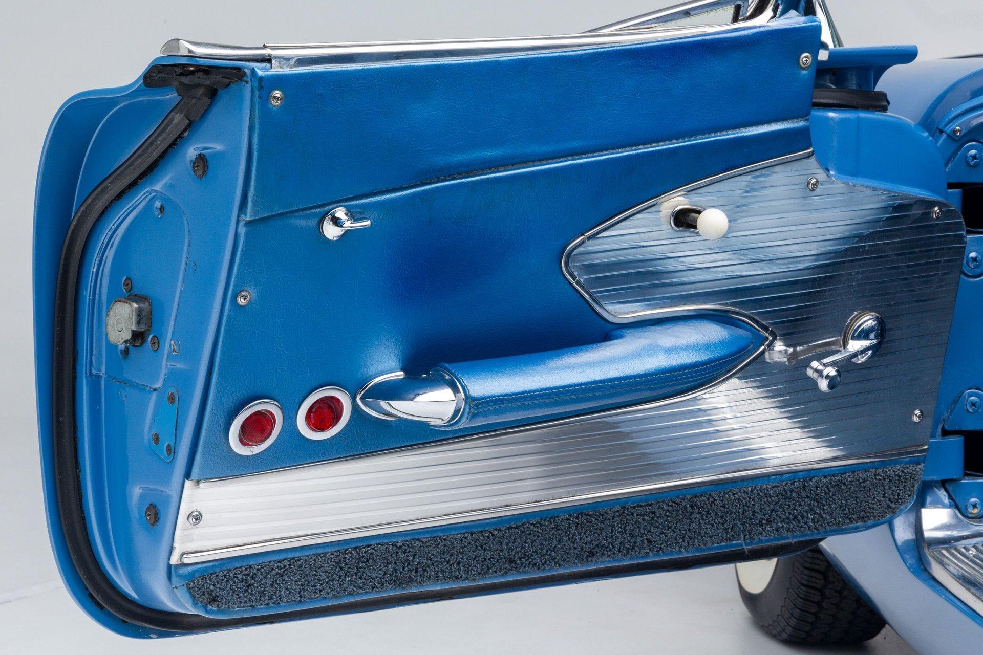 1961 Chevrolet Corvette 43