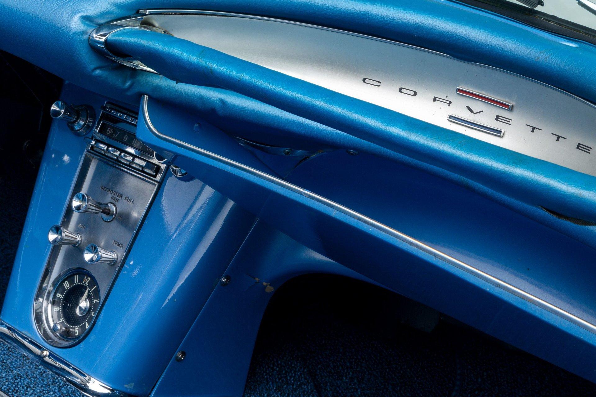 1961 Chevrolet Corvette 53