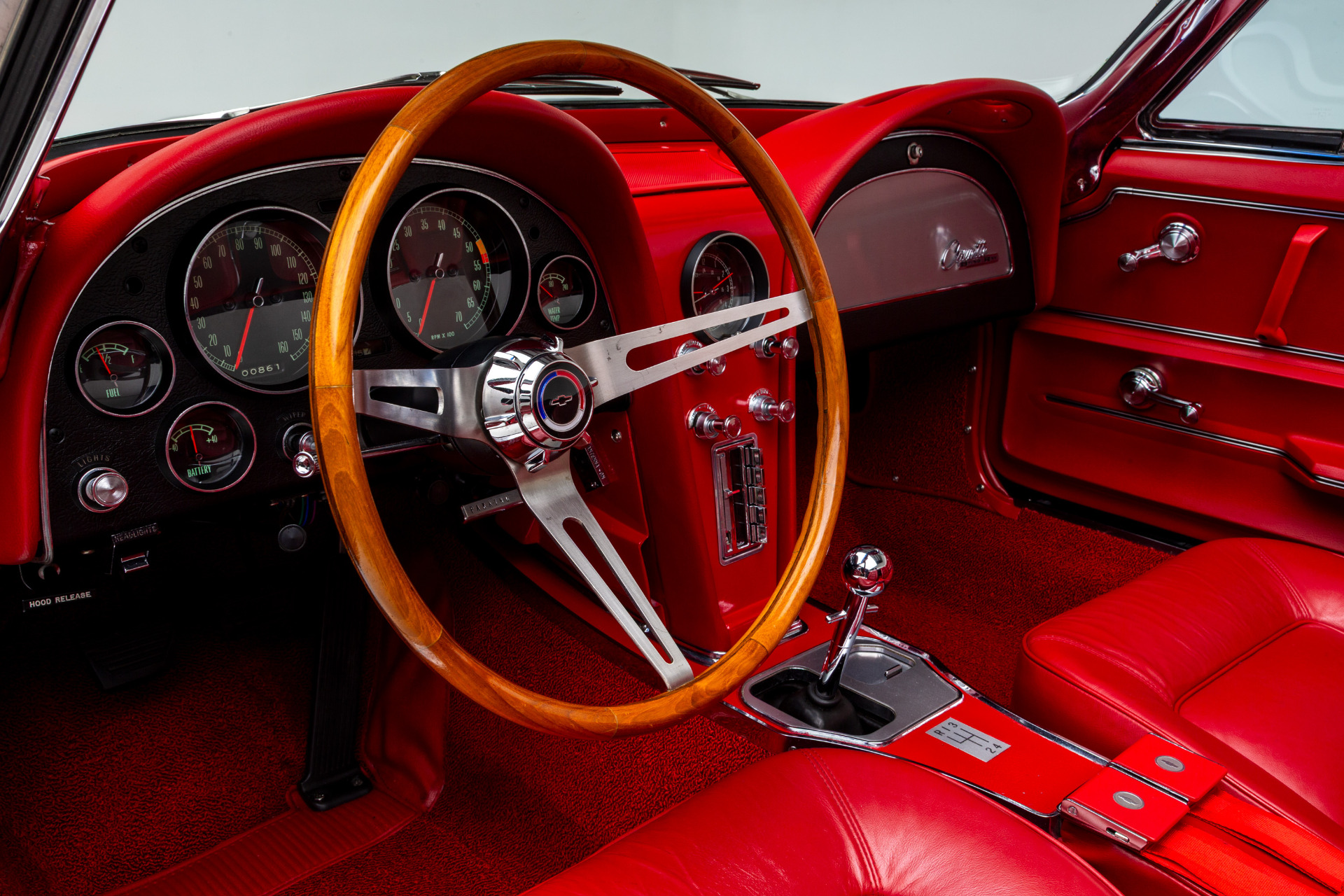 1965 Chevrolet Corvette 26