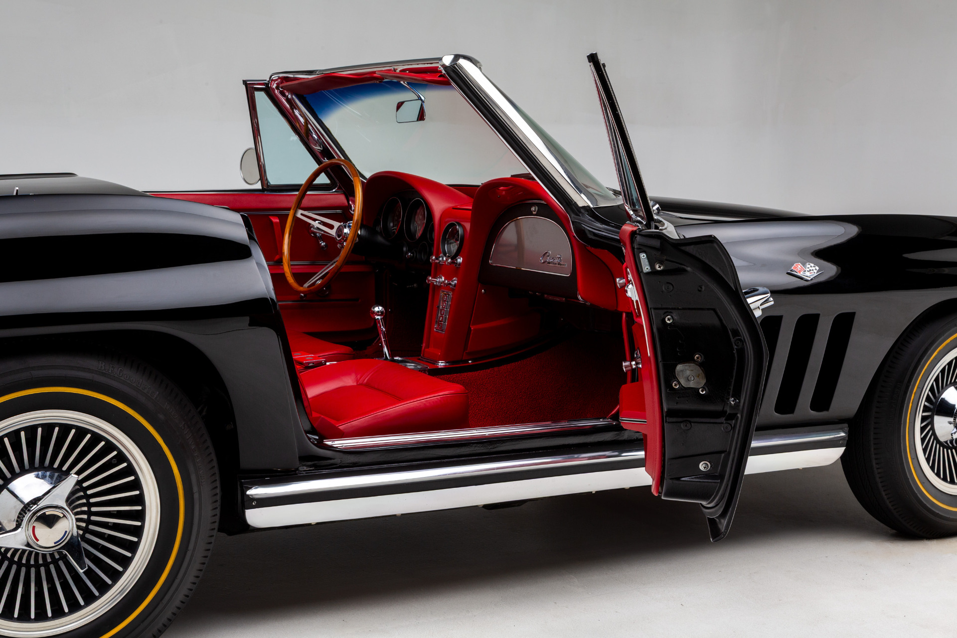 1965 Chevrolet Corvette 30