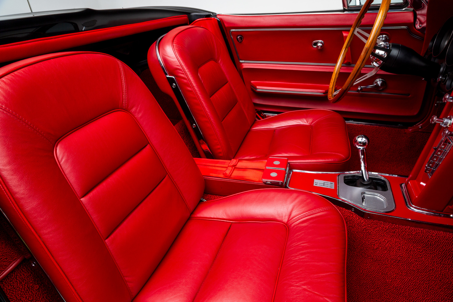 1965 Chevrolet Corvette 32