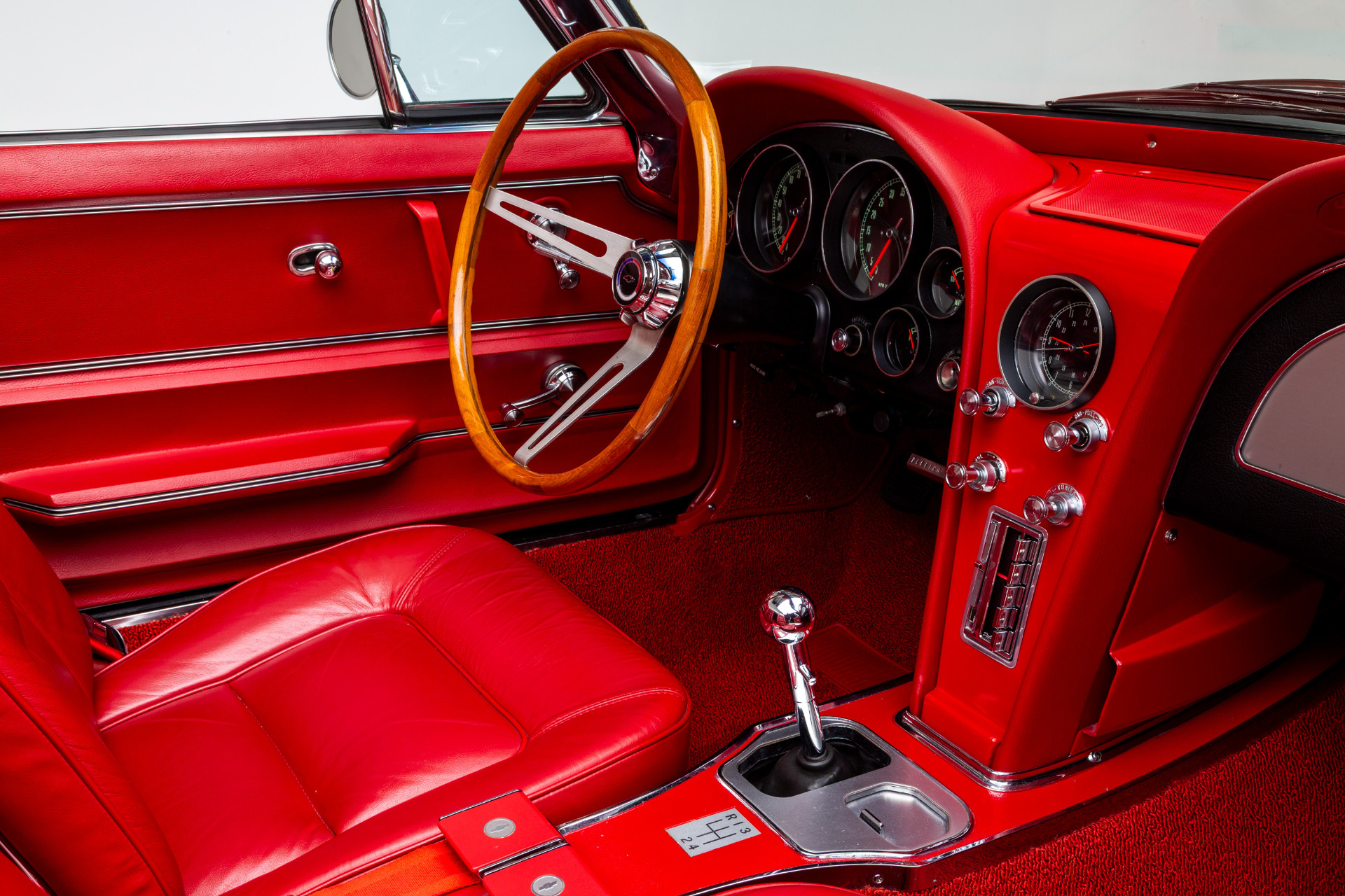 1965 Chevrolet Corvette 35
