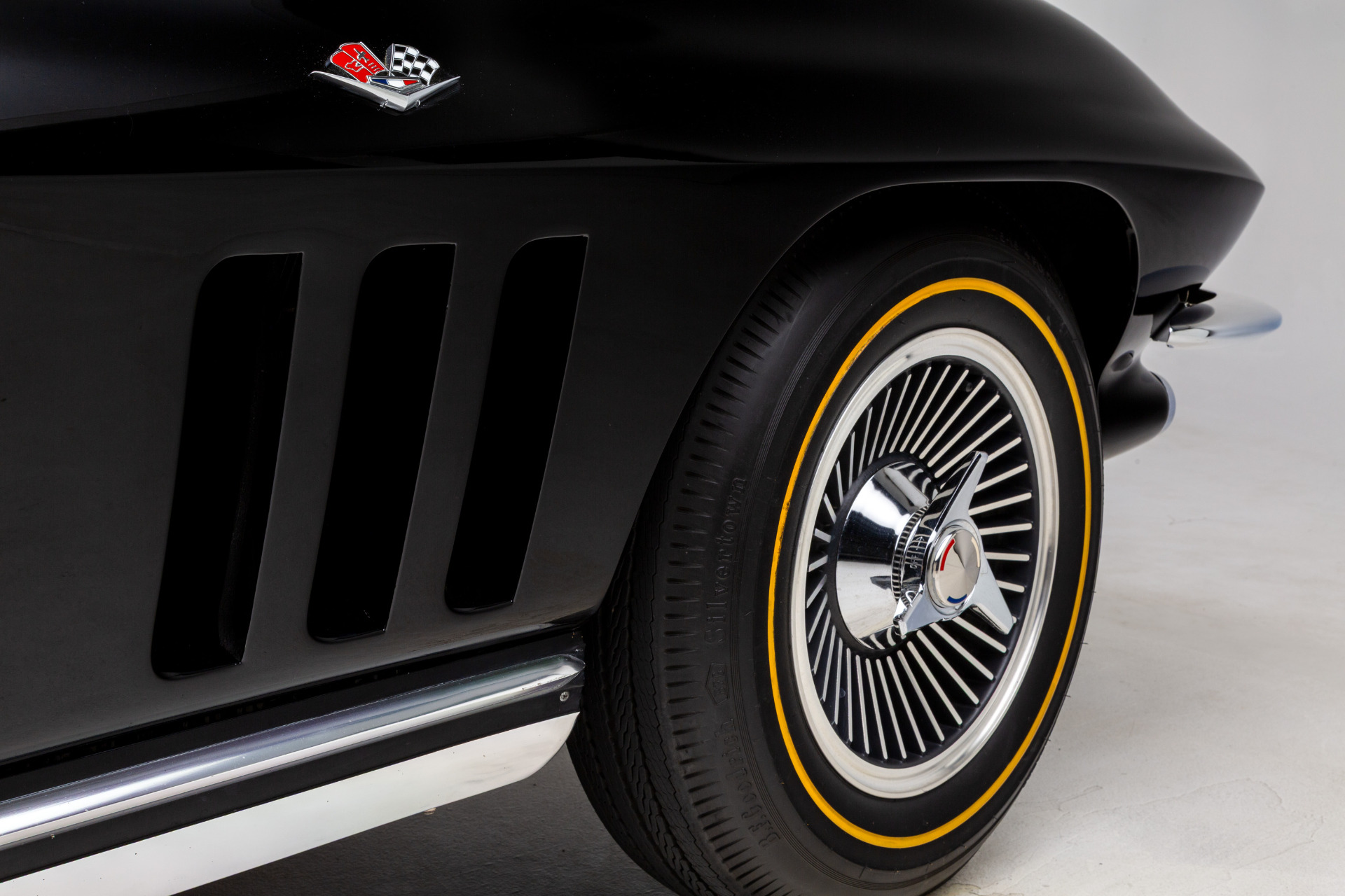 1965 Chevrolet Corvette 41