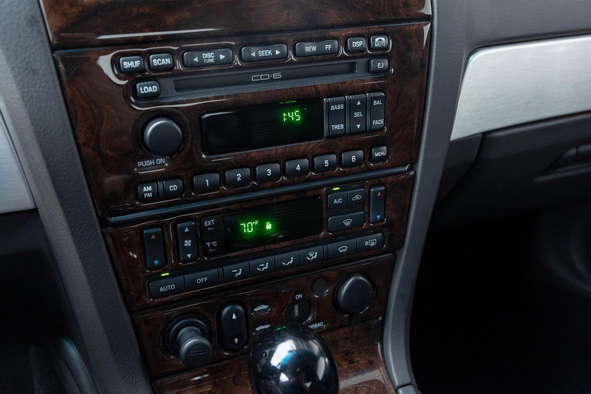 2002 Ford Thunderbird 39