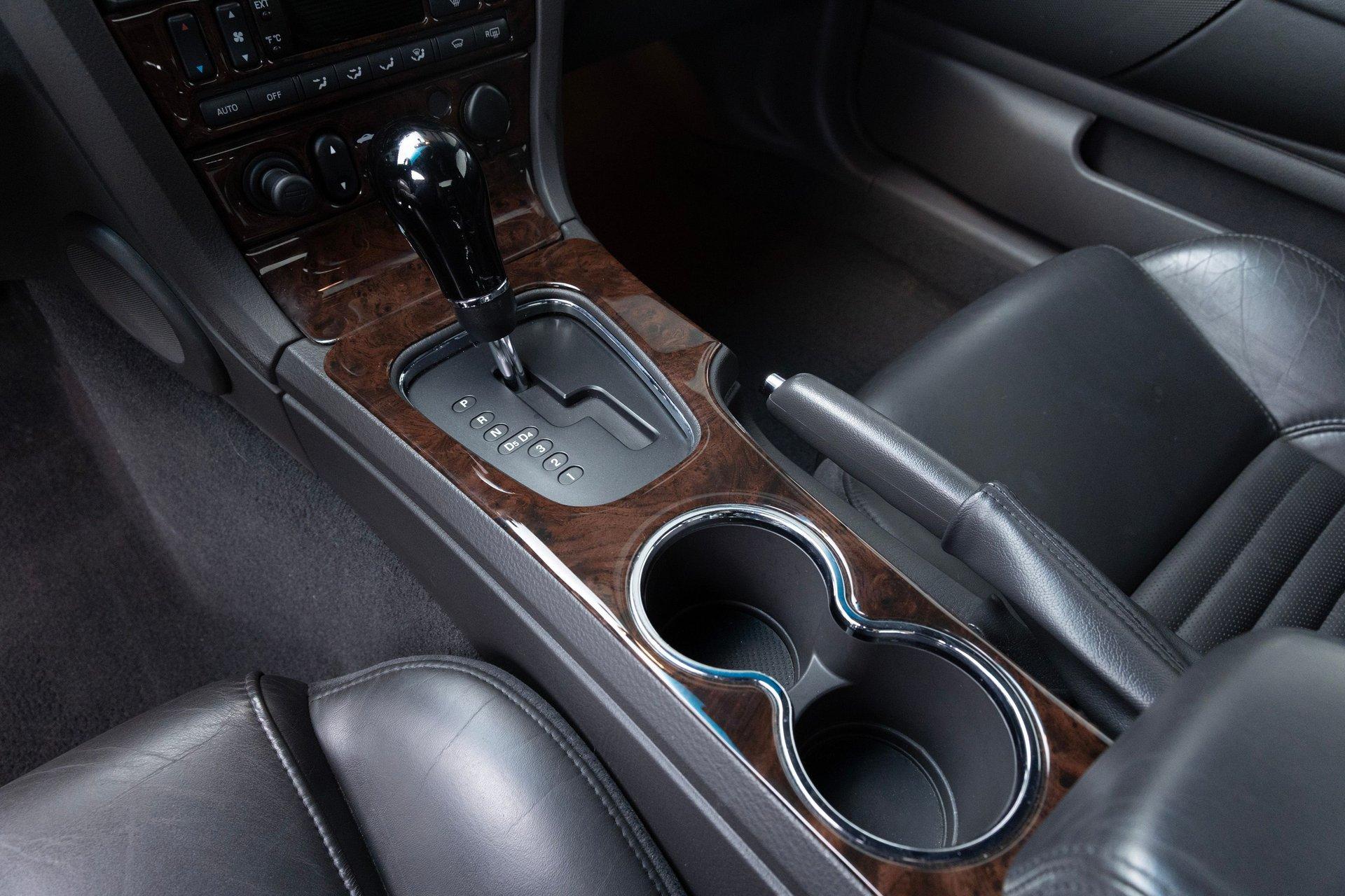 2002 Ford Thunderbird 41