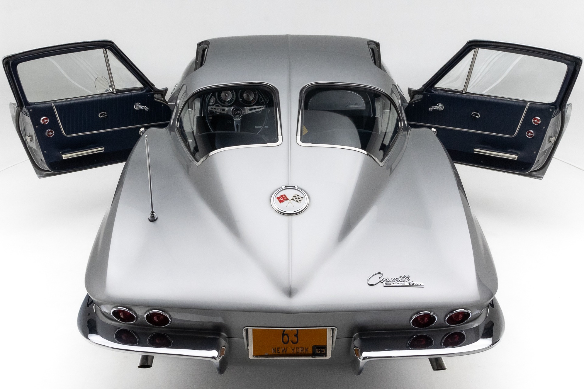 1963 Chevrolet Corvette 24