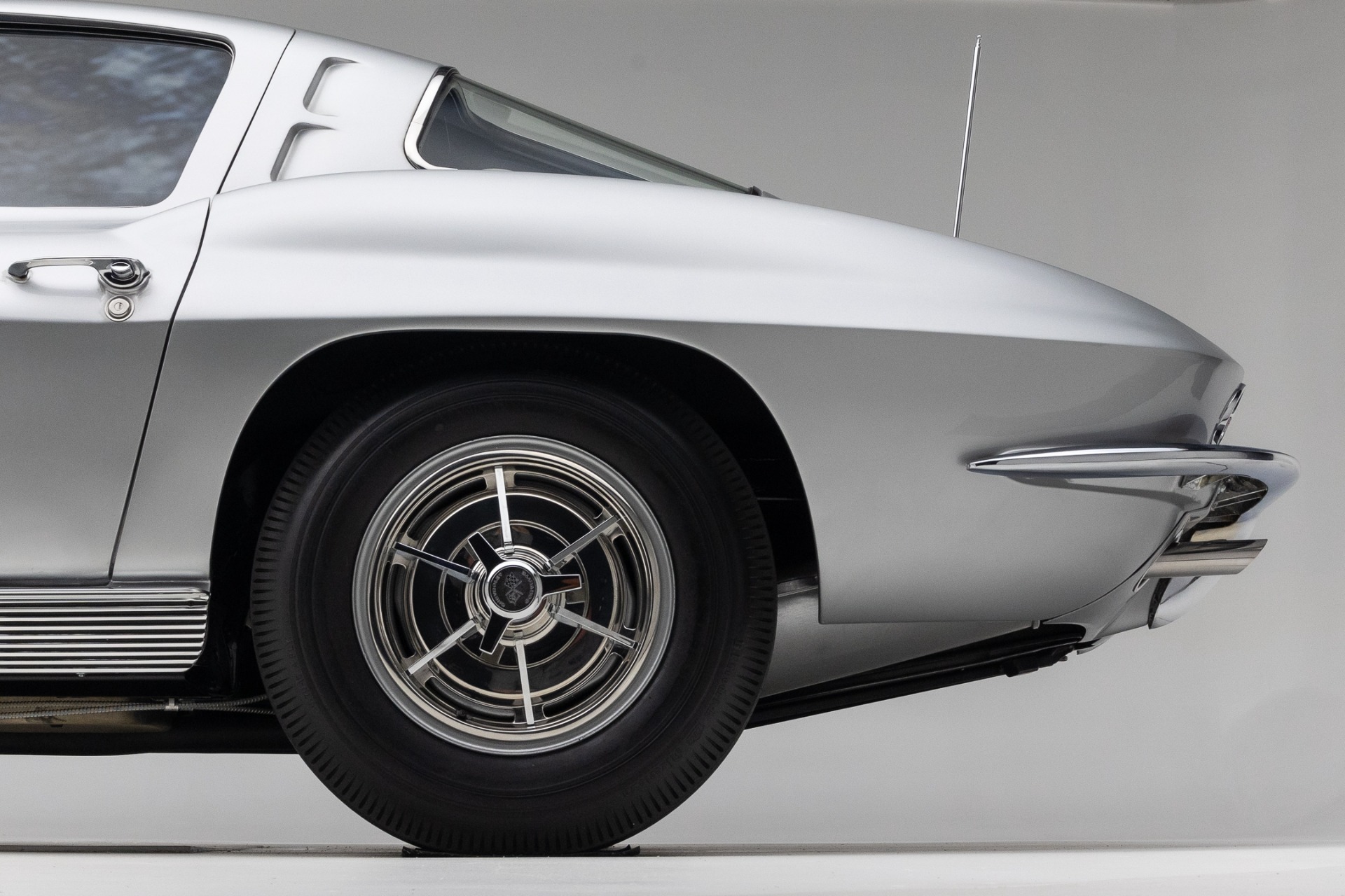 1963 Chevrolet Corvette 28