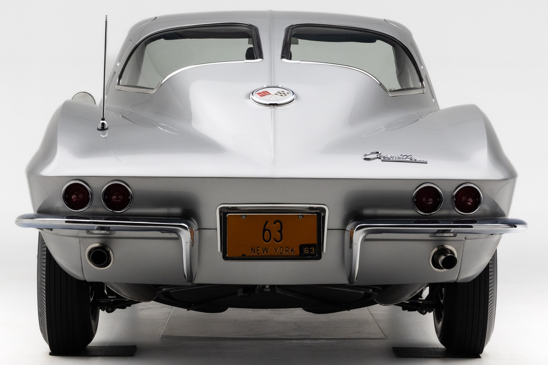 1963 Chevrolet Corvette 39