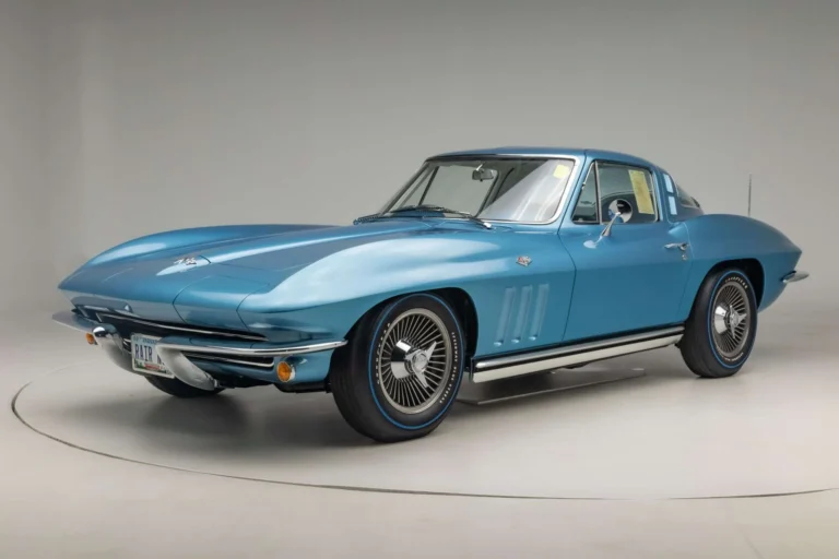 1965_corvette_coupe_nassau-blue_V3849-resize-web-11-scaled.jpg
