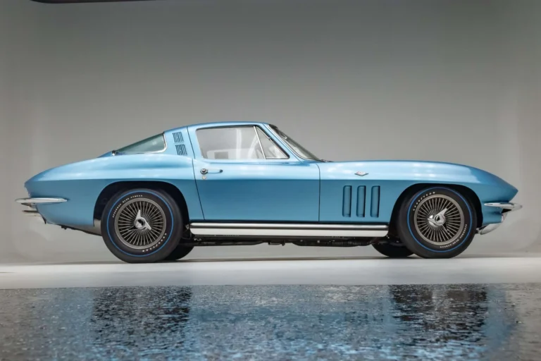 1965_corvette_coupe_nassau-blue_V3849-resize-web-51-scaled.jpg